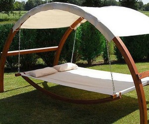 canopy bed